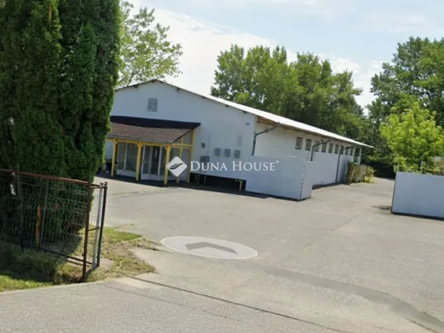 Eladó kereskedelmi és ipari ingatlan Siófok 600 nm