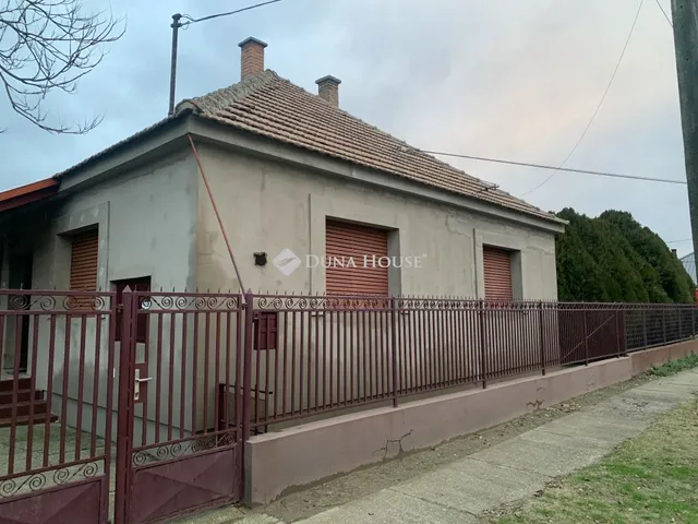 Eladó ház Örkény 100 nm