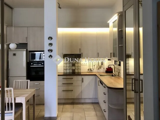 Eladó lakás Budapest VIII. kerület 72 nm