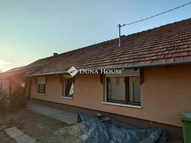 Eladó ház Örkény 135 nm