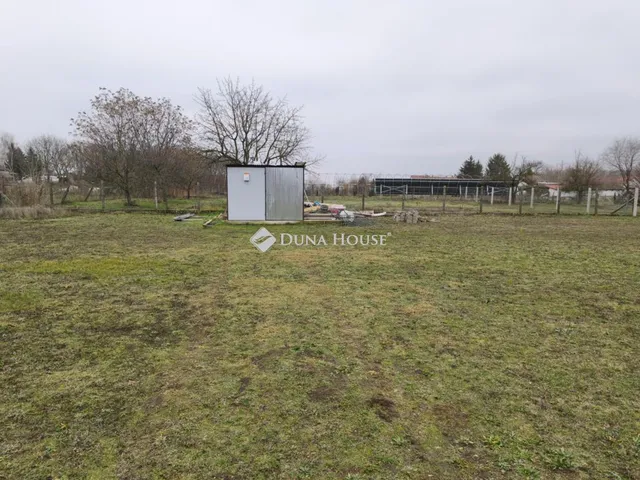 Eladó telek Pusztavacs 1463 nm