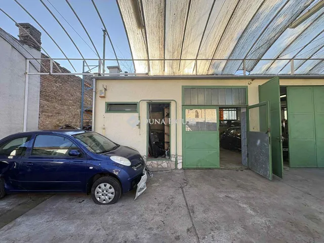 Eladó kereskedelmi és ipari ingatlan Budapest XVIII. kerület 100 nm