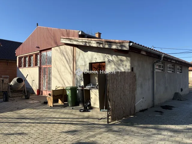 Eladó kereskedelmi és ipari ingatlan Hernád 110 nm