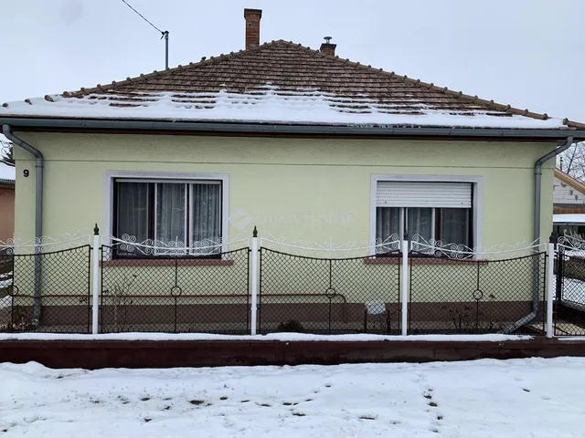 Eladó ház Táborfalva 77 nm