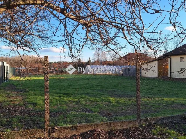 Eladó telek Újhartyán 770 nm