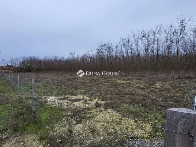 Eladó telek Dabas 762 nm