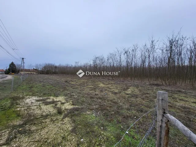 Eladó telek Dabas 1192 nm