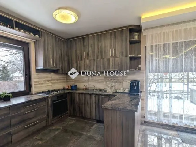 Eladó ház Zamárdi 320 nm