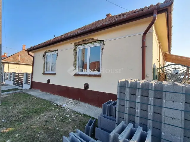 Kiadó ház Újhartyán 55 nm