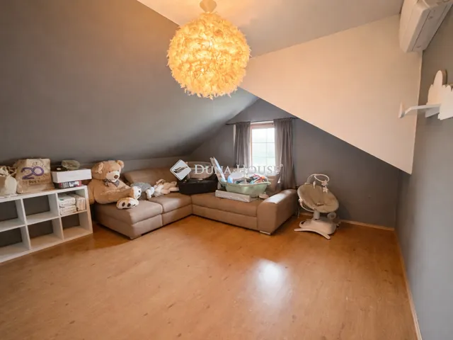 Eladó ház Kakucs 255 nm