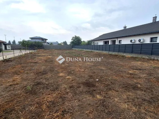 Eladó telek Dabas 1085 nm