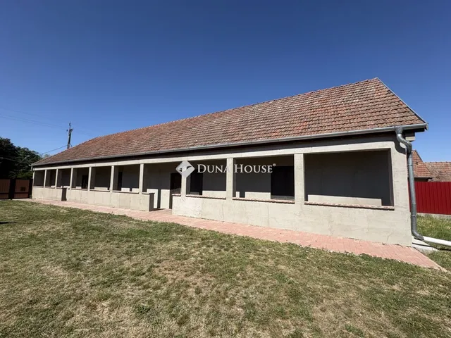 Eladó ház Örkény 61 nm