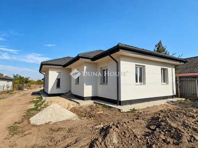 Eladó ház Bugyi 106 nm