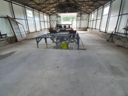 Kiadó kereskedelmi és ipari ingatlan Esztergom 300 nm