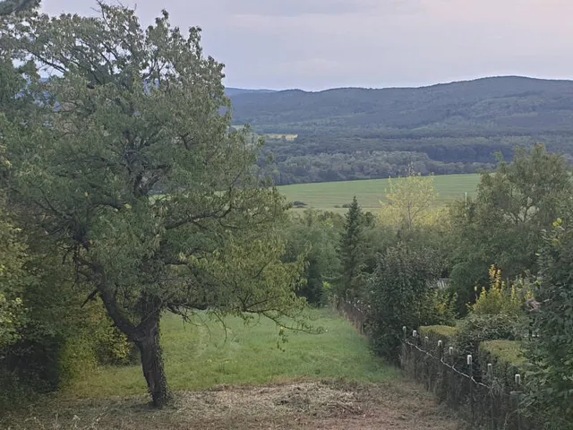 Eladó telek Pilisszántó 2040 nm