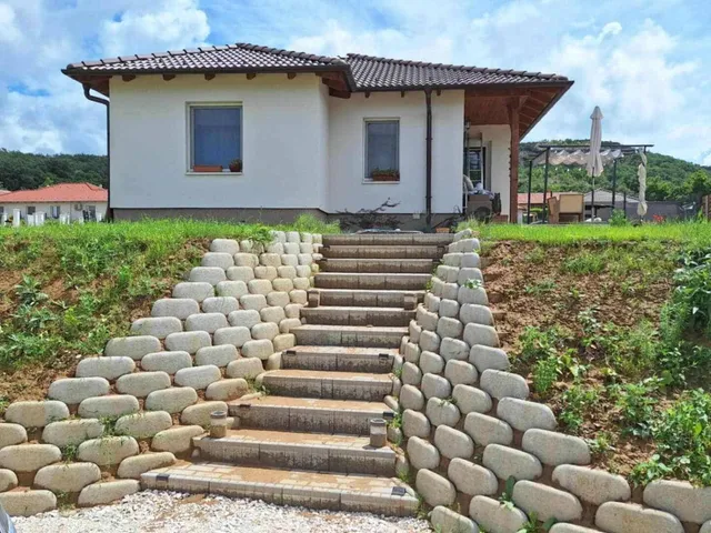 Eladó ház Pilisjászfalu 65 nm