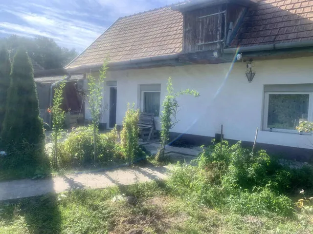 Eladó ház Piliscsév 82 nm