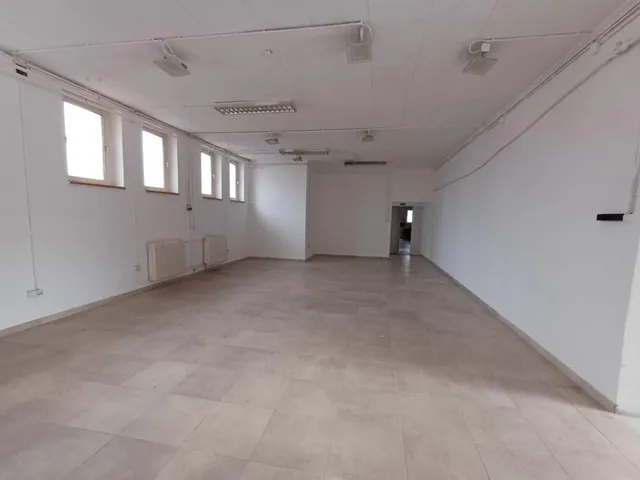 Kiadó kereskedelmi és ipari ingatlan Solymár 73 nm