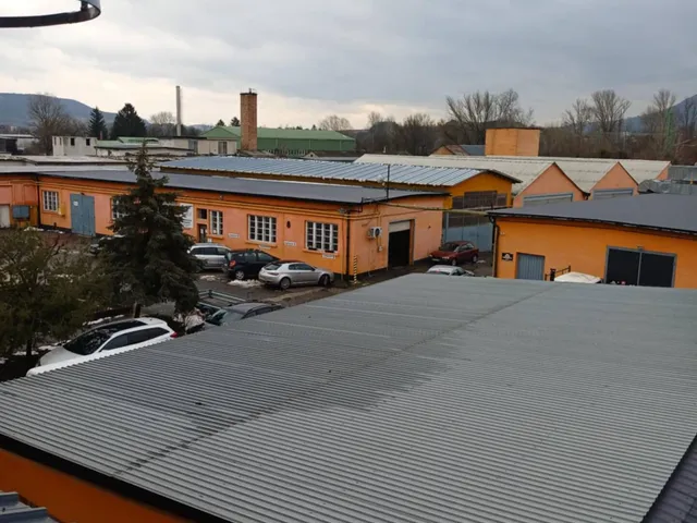 Kiadó kereskedelmi és ipari ingatlan Solymár 19 nm