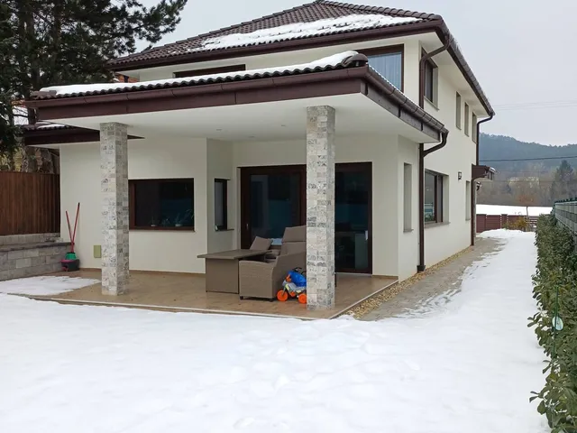 Eladó ház Pilisszentiván 220 nm