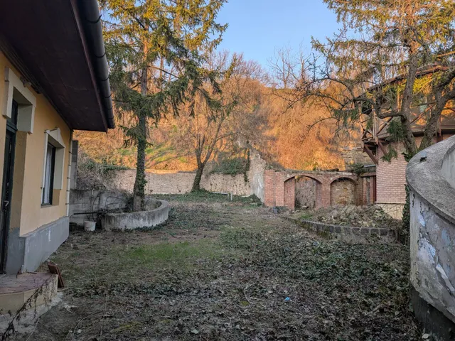 Eladó ház Piliscsév 160 nm