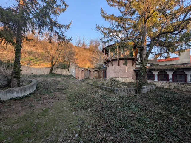 Eladó ház Piliscsév 160 nm