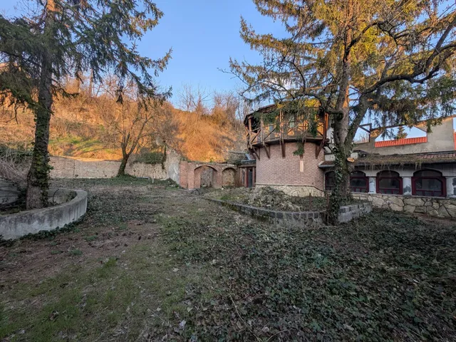 Eladó ház Piliscsév 160 nm