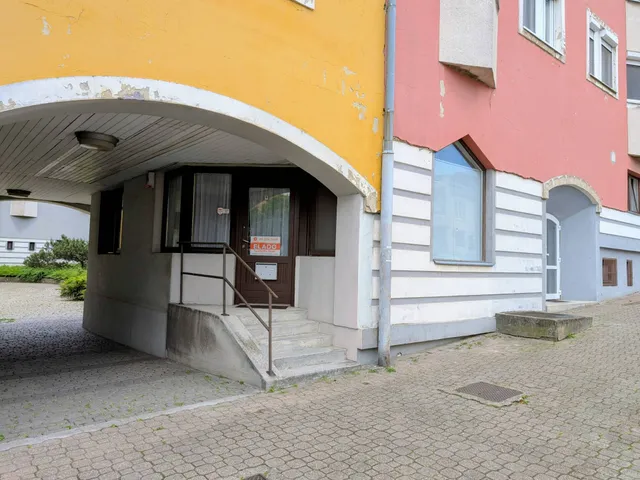 Eladó kereskedelmi és ipari ingatlan Dorog 61 nm