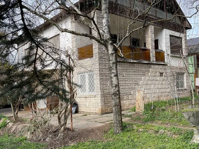 Eladó ház Piliscsaba 200 nm