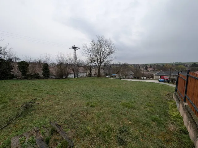 Eladó telek Tinnye 925 nm