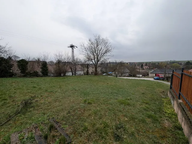 Eladó telek Tinnye 925 nm