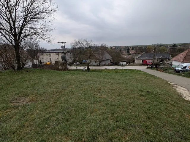 Eladó telek Tinnye 925 nm