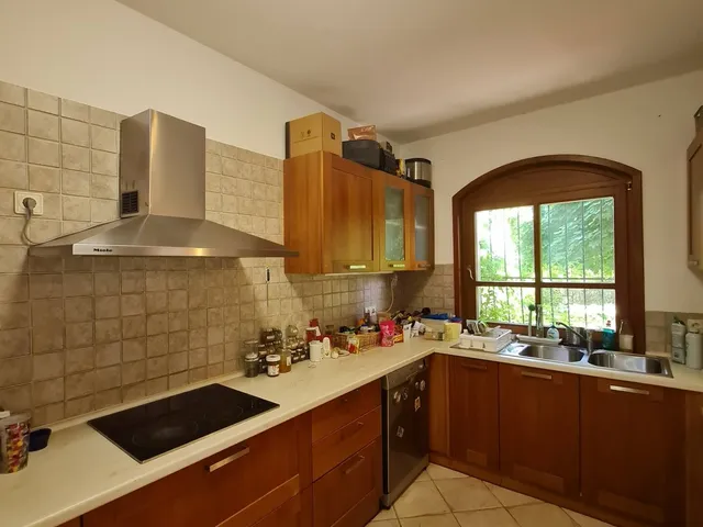 Eladó ház Kesztölc 209 nm