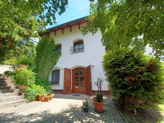 Eladó ház Kesztölc 209 nm