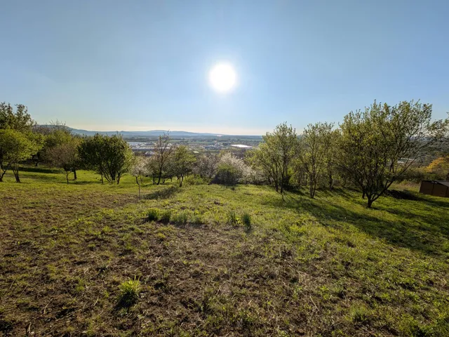 Eladó telek Esztergom