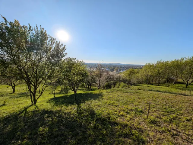 Eladó telek Esztergom