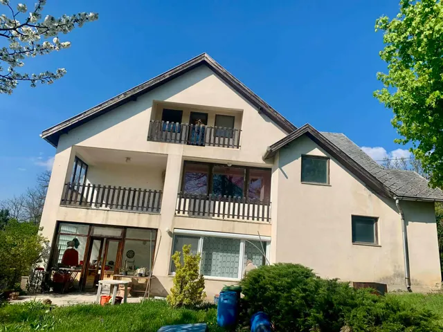 Eladó ház Piliscsaba 300 nm