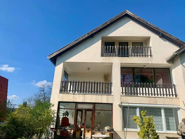 Eladó ház Piliscsaba 300 nm