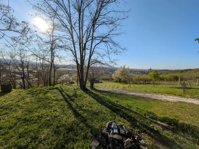 Eladó telek Esztergom 22600 nm