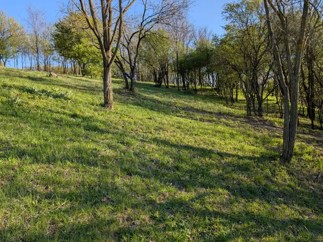 Eladó telek Esztergom 22600 nm