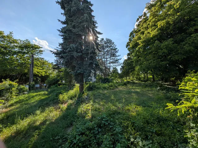 Eladó telek Esztergom 2066 nm