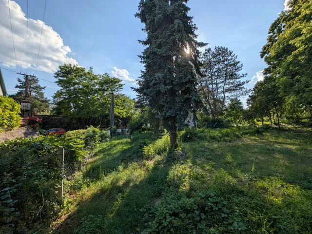 Eladó telek Esztergom 2066 nm