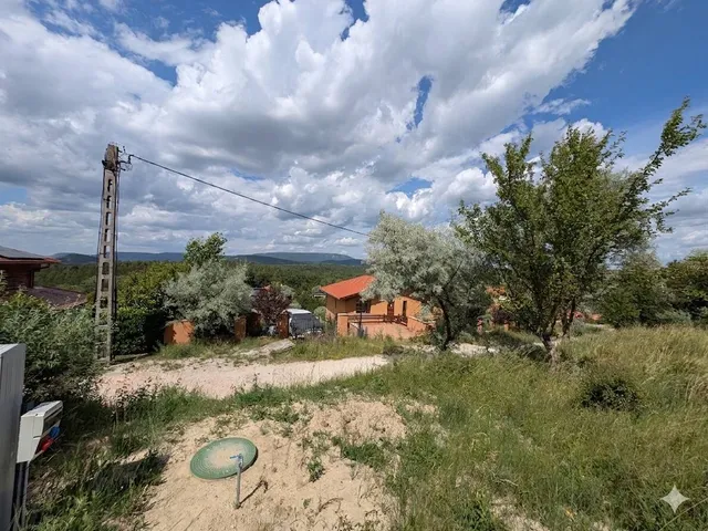 Eladó telek Tinnye 3305 nm