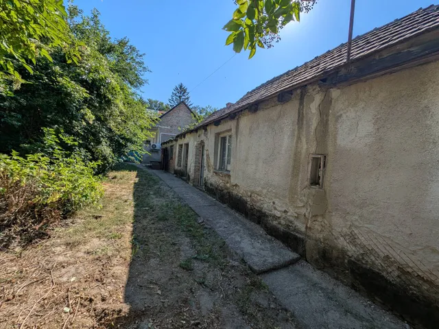 Eladó ház Piliscsév 64 nm