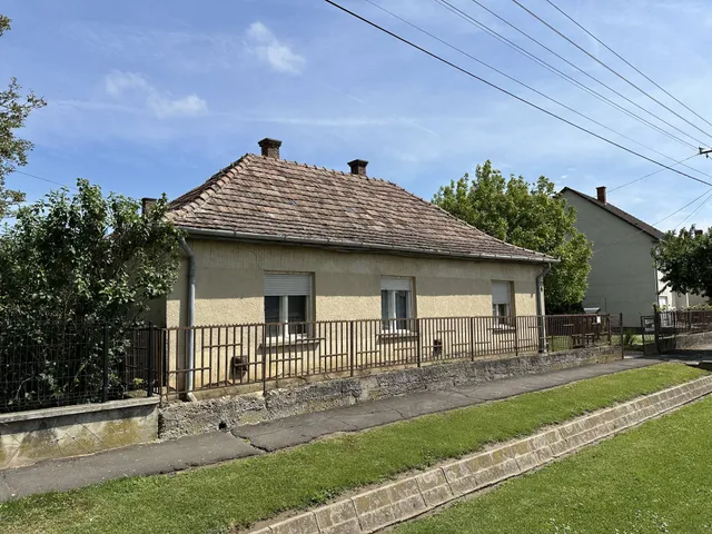 Eladó ház Hetes 87 nm