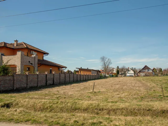 Eladó telek Balatonberény 1069 nm