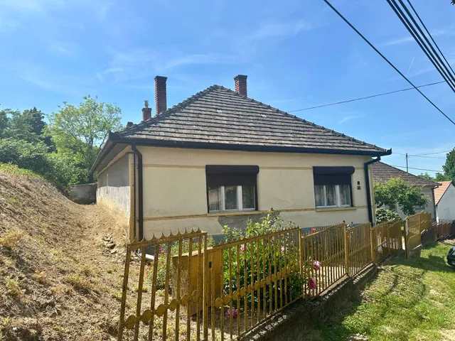 Eladó ház Hollád 82 nm