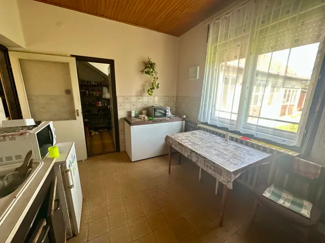 Eladó ház Mesztegnyő 220 nm