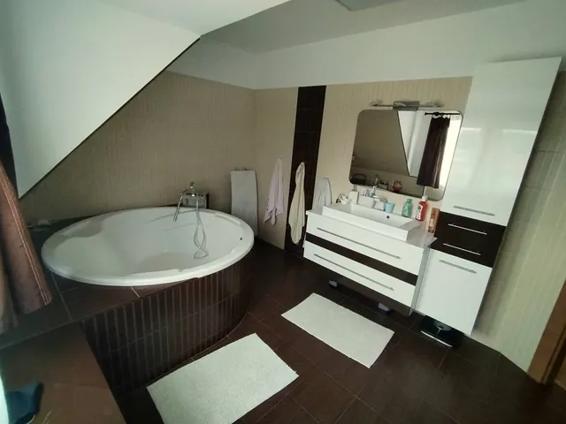 Eladó ház Balatonszentgyörgy 180 nm