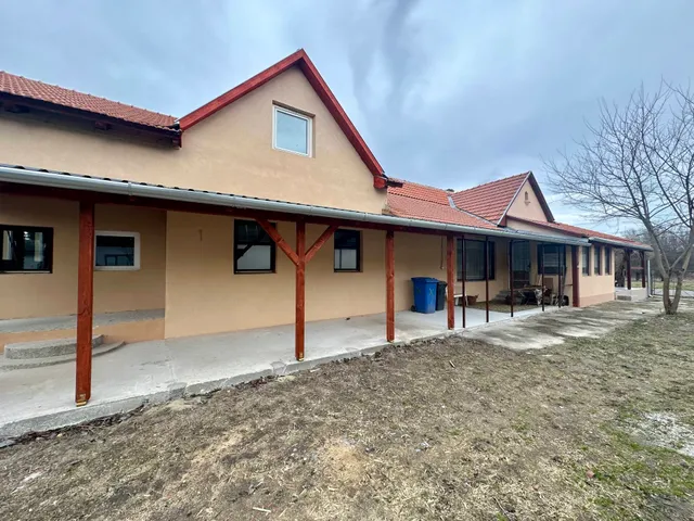 Eladó ház Csákány 155 nm